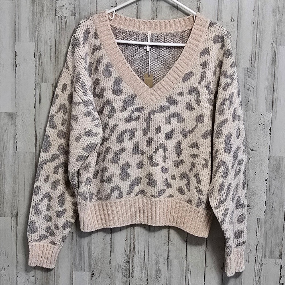 Hello Nite Oatmeal Gray Animal Leopard Print Cozy V Neck Sweater Size Large